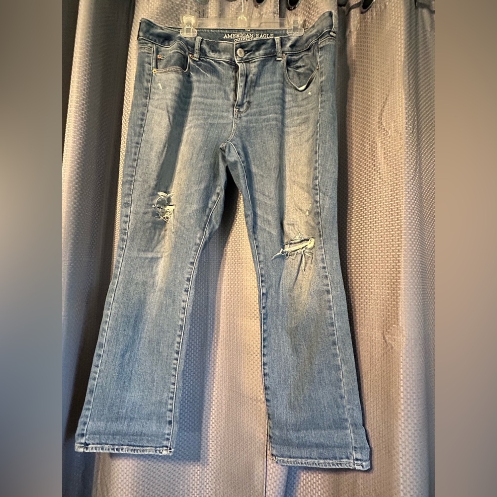 American Eagle Outfitters Light Blue Distressed Straight Leg  Stretch Jeans NWOT